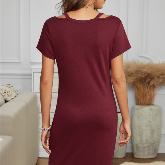 Super cute T-shirt dress. Wine color! - Picture 2 of 4